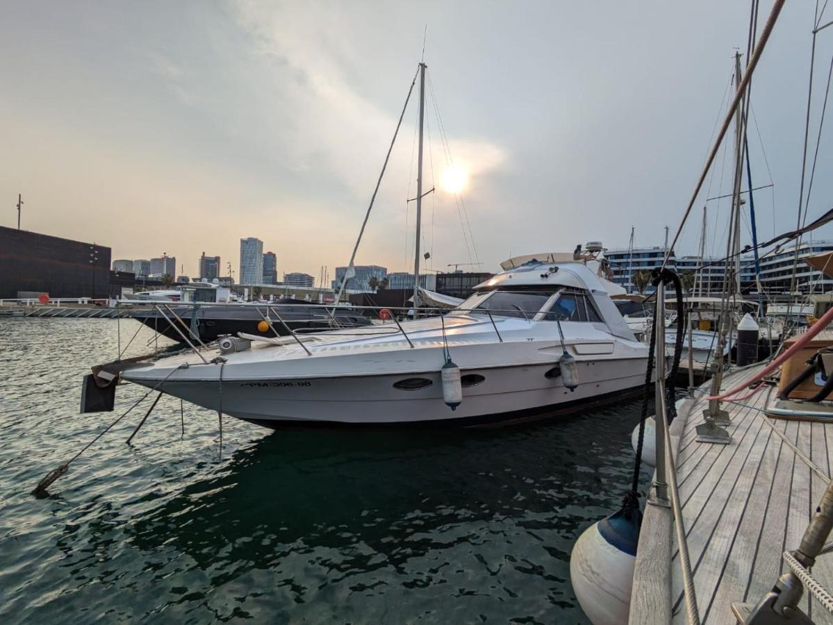 Magno II Boat Ξενοδοχείο Sant Adria de Besos Εξωτερικό φωτογραφία