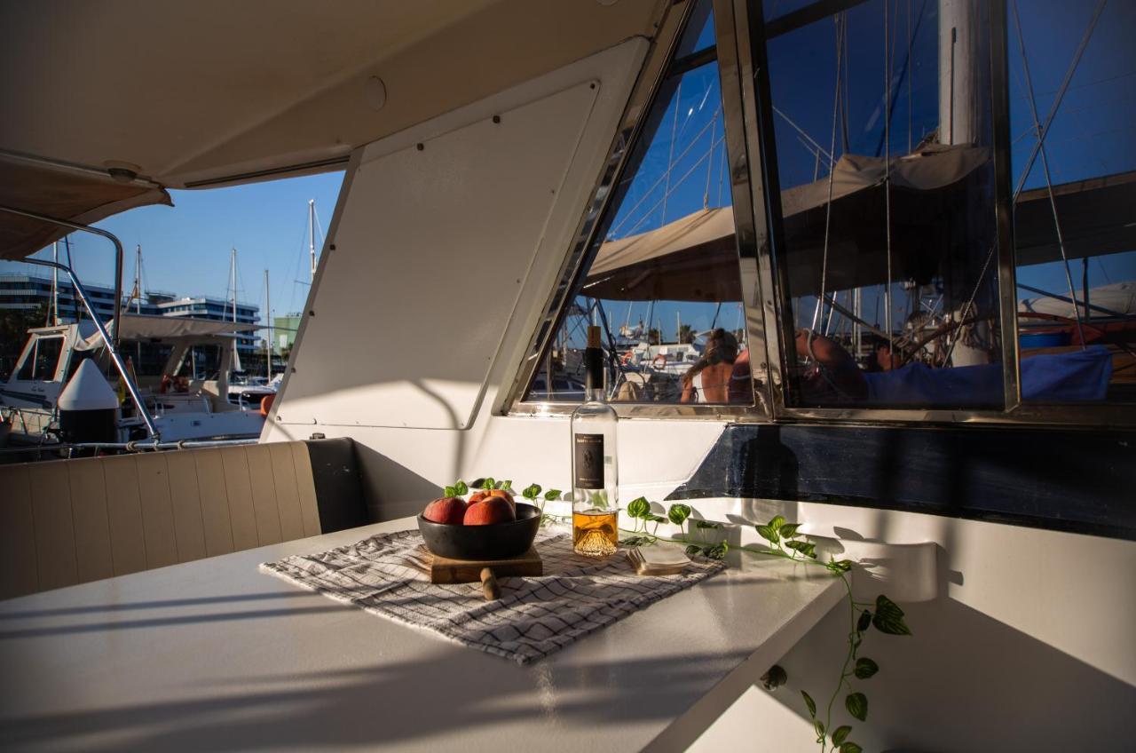 Magno II Boat Ξενοδοχείο Sant Adria de Besos Εξωτερικό φωτογραφία