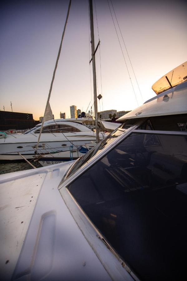 Magno II Boat Ξενοδοχείο Sant Adria de Besos Εξωτερικό φωτογραφία