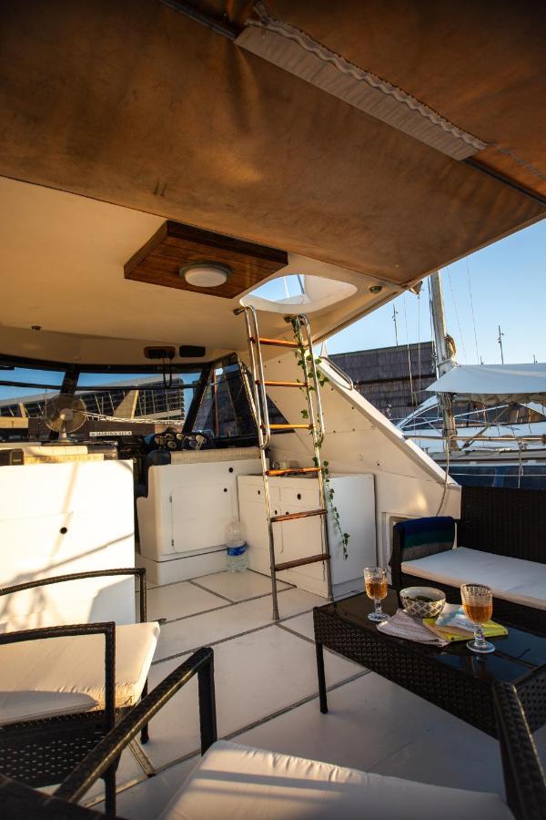 Magno II Boat Ξενοδοχείο Sant Adria de Besos Εξωτερικό φωτογραφία